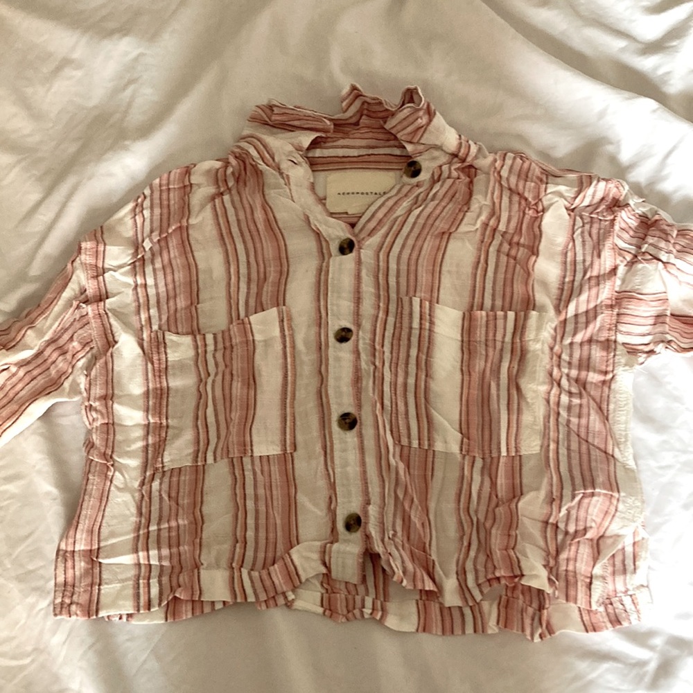 Woman’s Aéropostale button up loose top
